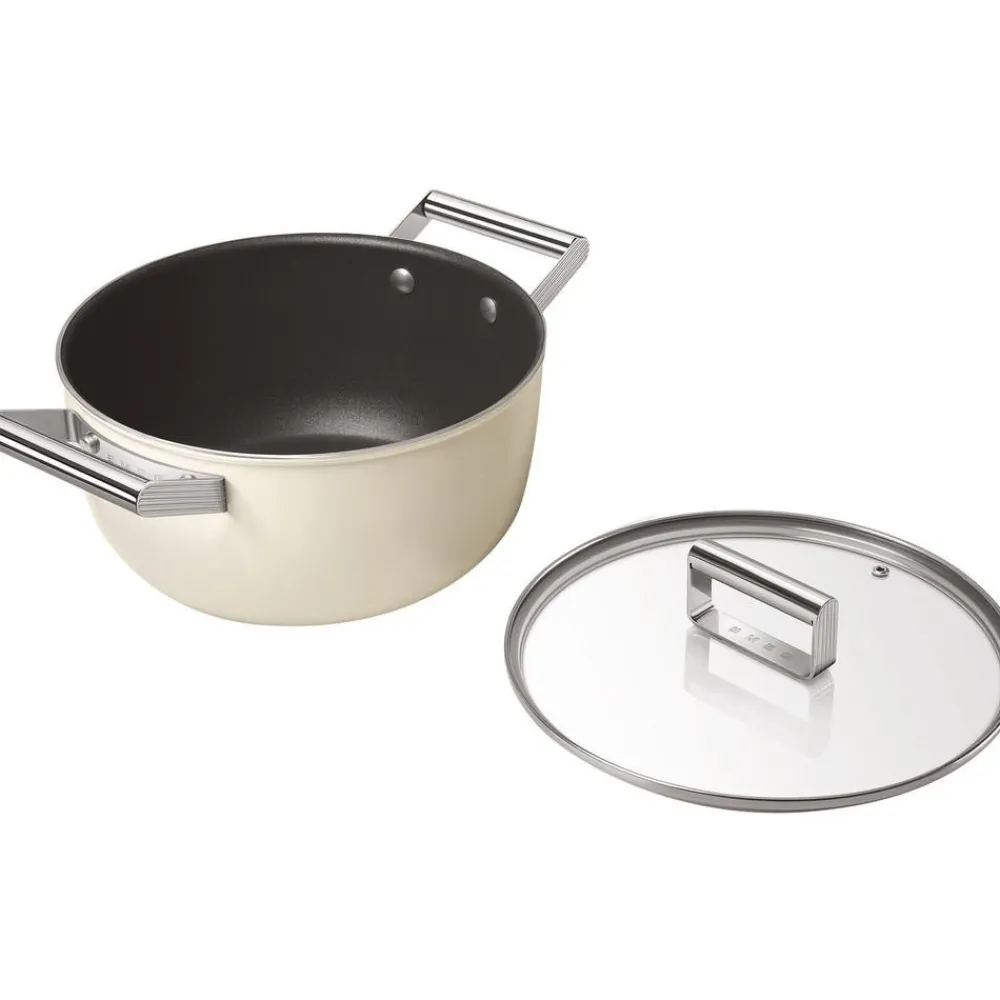 Smeg Garnki>Garnek Z Powloka Zapobiegajaca Przywieraniu Z Pokrywka 50'S Style