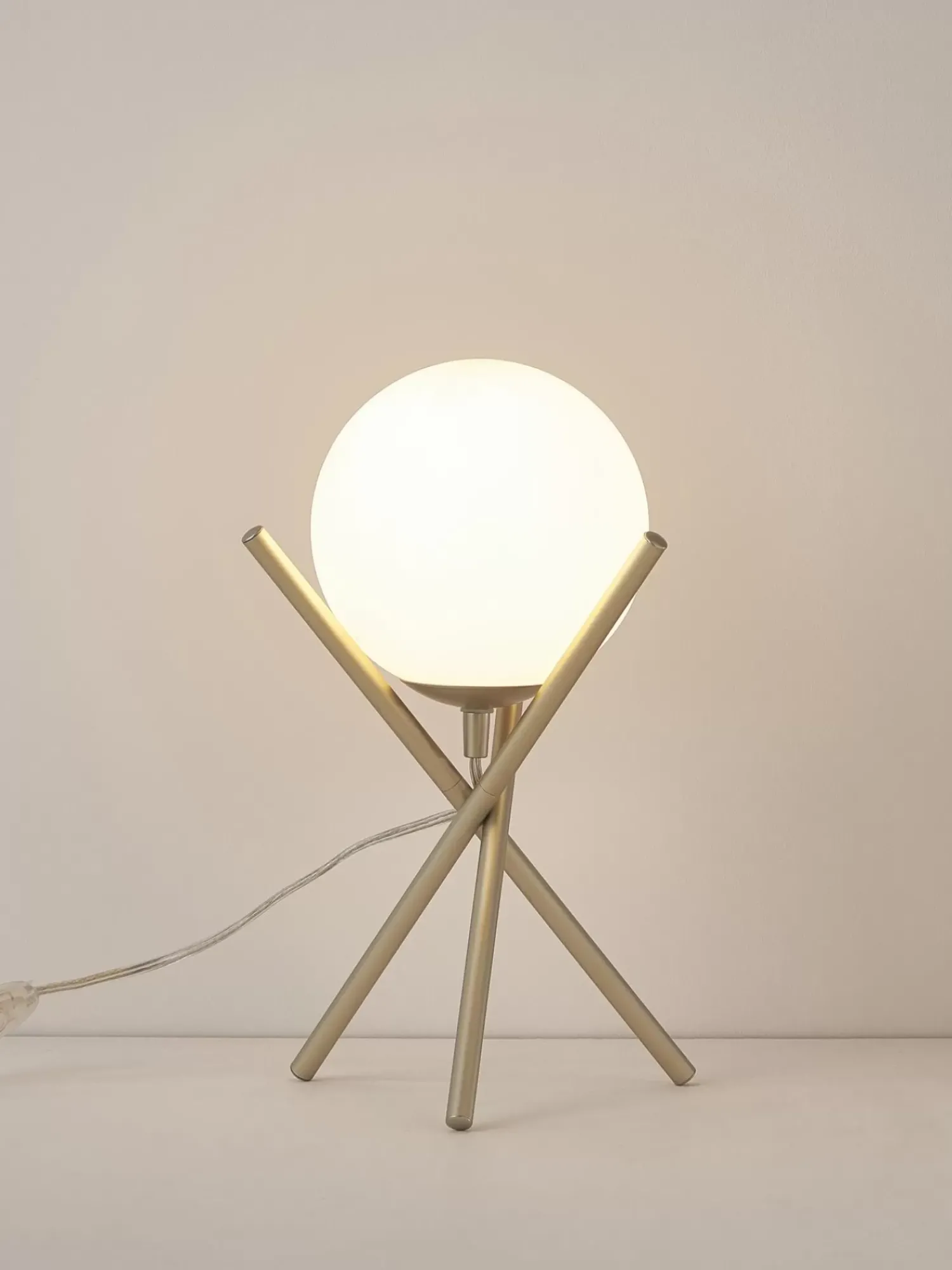 Best Lampa Stołowa Trojnog Ze Szklanym Kloszem Erik Lampki Nocne