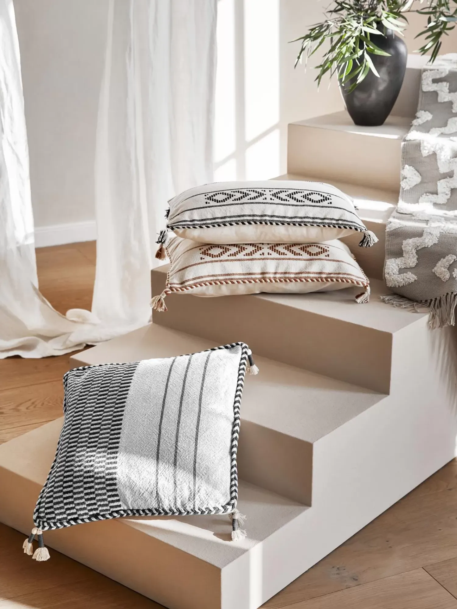 Fashion Poszewka Na Poduszke Z Chwostami Okiro Poduszki Dekoracyjne